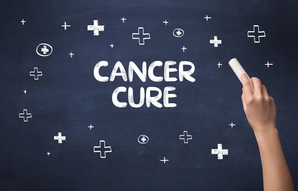 Dibujo Mano Cancer Cure Inscripción Con Tiza Blanca Pizarra Concepto — Foto de Stock