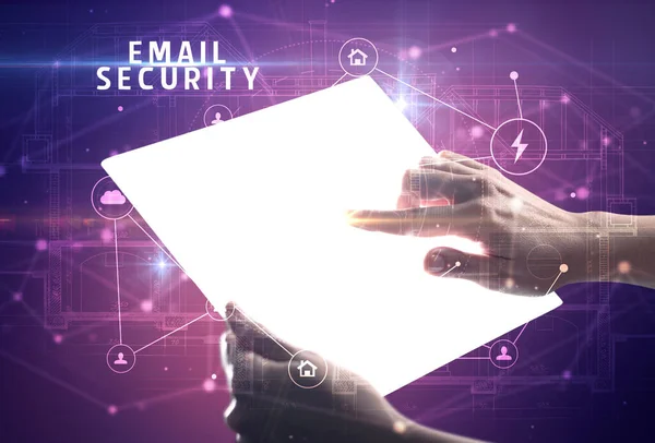 Hålla Futuristiska Tablett Med Email Security Inskription Säkerhet Koncept — Stockfoto