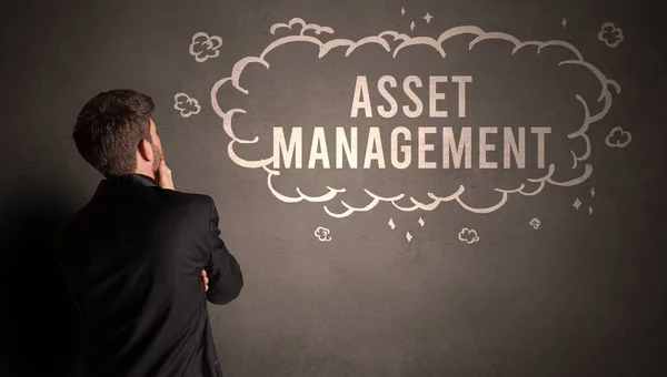 Empresário Desenhando Uma Nuvem Com Inscrição Asset Management Dentro Conceito — Fotografia de Stock