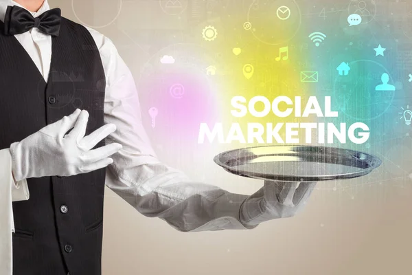 Garçom Servindo Redes Sociais Com Inscrição Social Marketing Novo Conceito — Fotografia de Stock