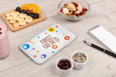 Sağlıklı Tablet Pc bileşimi FAD DIETS yazısını, kilo verme kavramını unutun