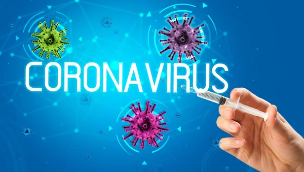 Spuit Medische Injectie Hand Met Coronavirus Inscriptie Coronavirus Vaccin Concept — Stockfoto