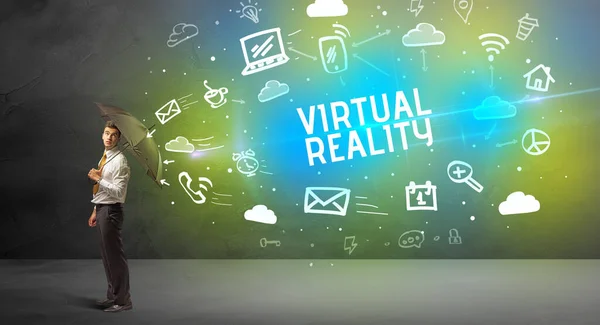 Obchodník Bránící Deštníkem Nápisu Virtuální Reality Moderní Koncept Technologie — Stock fotografie
