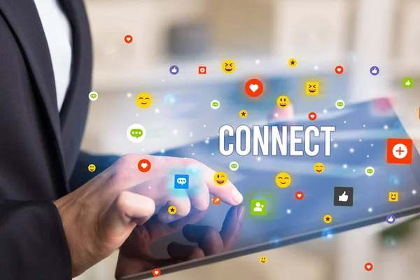 Lähikuva Liiketoiminnan Henkilö Pelaa Multimediaa Sosiaalisen Median Kuvakkeet Connect Kirjoitus — kuvapankkivalokuva