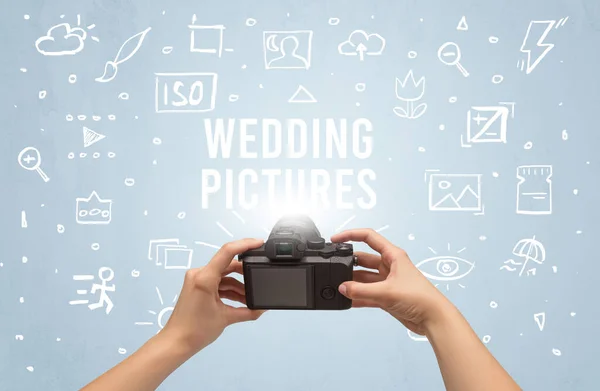 Fotografía Toma Mano Con Cámara Digital Inscripción Wedding Pictures Concepto —  Fotos de Stock