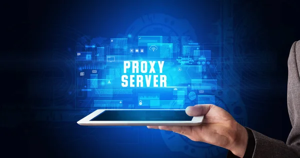 Młody Przedsiębiorca Pracujący Tablecie Pokazujący Znak Cyfrowy Proxy Server — Zdjęcie stockowe