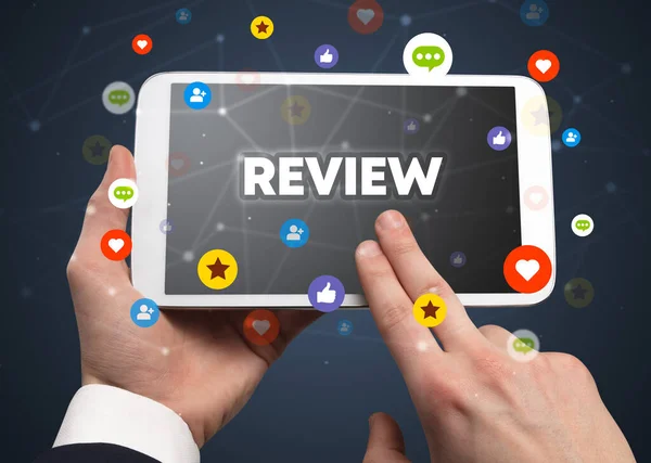 Nahaufnahme Eines Touchscreens Mit Review Aufschrift Social Networking Konzept — Stockfoto