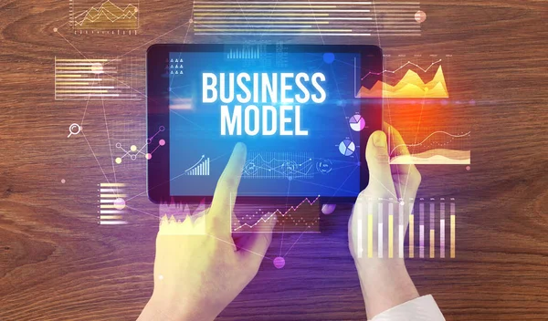 用Business模型登记 现代商业概念的手持平板电脑的特写 — 图库照片