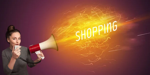 Joven Niña Gritando Megáfono Con Inscripción Shopping Concepto Compras Línea — Foto de Stock