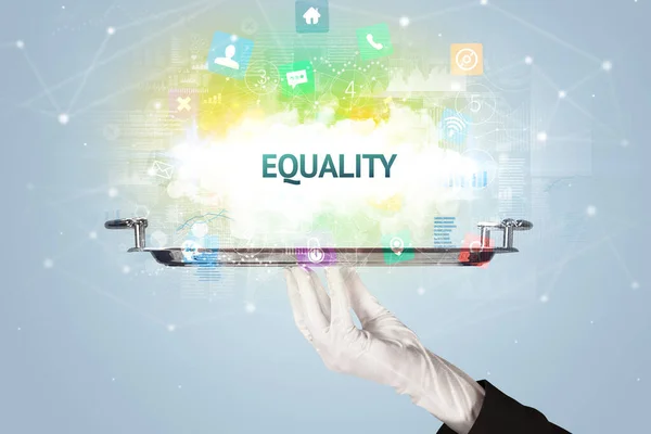 Ober Serveert Social Networking Concept Met Equality Inscriptie — Stockfoto