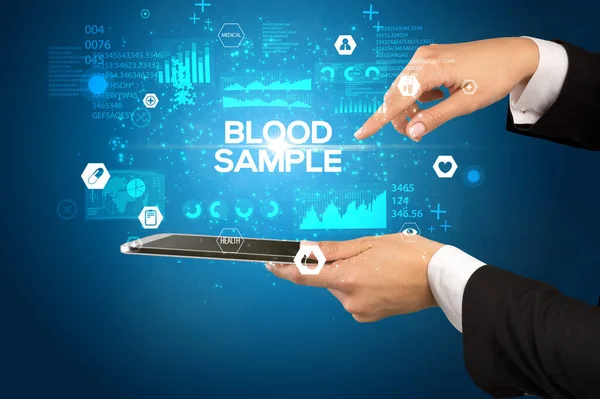 Крупный План Сенсорного Экрана Blood Sample Надписью Медицинская Концепция — стоковое фото