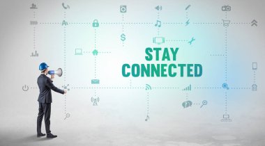 Yeni bir sosyal medya platformu üzerinde çalışan mühendis STAY Bağlı Yazı kavramı