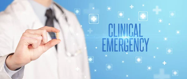 Close Médico Que Uma Pílula Com Inscrição Emergência Clínica Conceito — Fotografia de Stock
