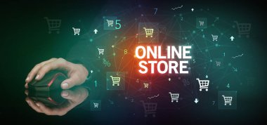 ONLINE STORE yazıtları ve online alışveriş konseptiyle el ele tutuşmak