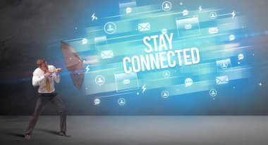 Şemsiyeyle savunma yapan yakışıklı iş adamı KALDI yazıtları, yeni çağ medya kavramı