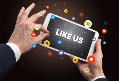 ABD yazıtları, sosyal ağ konsepti gibi dokunmatik ekranın yakın plan görüntüsü