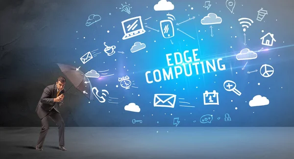 Empresario Defendiendo Con Paraguas Edge Computing Inscripción Concepto Tecnología Moderna —  Fotos de Stock
