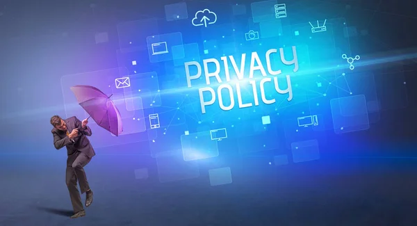 Бизнесмен Защищающийся Зонтиком Кибератаки Надписи Privacy Policy Концепция Онлайн Безопасности — стоковое фото