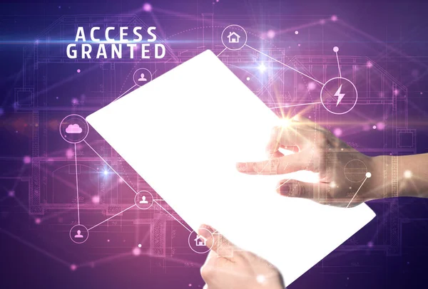 Access Grantedの碑文 サイバーセキュリティの概念を持つ未来的なタブレットを保持 — ストック写真