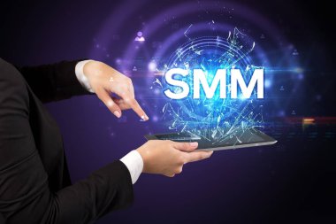 SMM kısaltmalı bir dokunmatik ekran, modern teknoloji kavramı