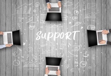 Ofiste çalışan iş adamları grubu SUPPORT yazıtları, birlikte çalışma konsepti