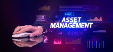 ASSET MANAGEMENT yazıtları ve siber iş konseptiyle el ele tutuşmak