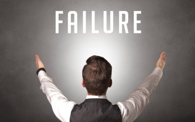 Başarısız bir işadamının arka görünüşü, siber güvenlik kavramı