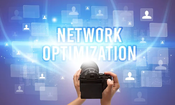 Närbild Handhållen Kamera Med Network Optimization Inskription Videoövervakning Koncept — Stockfoto