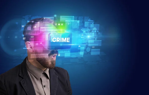 Geschäftsmann Blickt Durch Virtual Reality Brille Mit Verbrechensbeschriftung Innovatives Sicherheitskonzept — Stockfoto