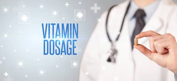 Primer Plano Médico Que Una Píldora Con Inscripción Dosificación Vitamina — Foto de Stock