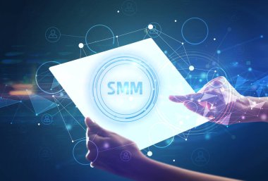 SMM yazıtlı el yapımı fütüristik tablet, modern teknoloji kavramı