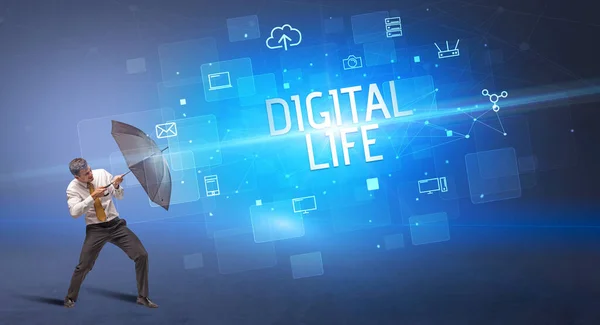 Empresario Defensor Con Paraguas Ciberataque Inscripción Digital Life Concepto Seguridad — Foto de Stock