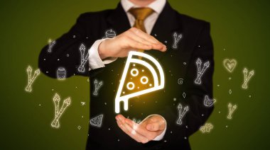 Elle tutulan pizza ikonu, sağlıklı yemek teslimatı konsepti.
