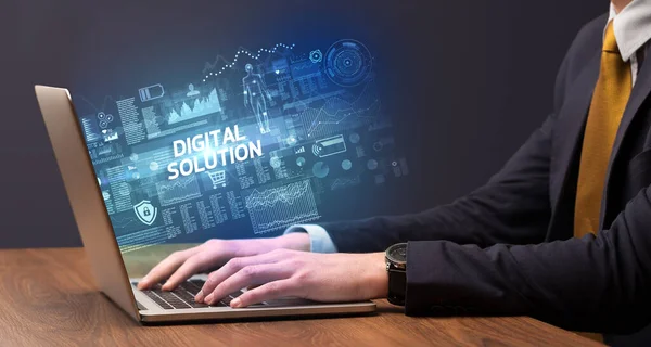 Empresario Trabajando Laptop Con Inscripción Digital Solution Concepto Cibertecnología — Foto de Stock