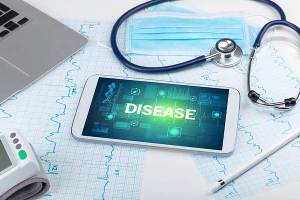 Tablet Und Medizinische Geräte Mit Disease Beschriftung Präventionskonzept — Stockfoto