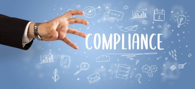 Bilgisayardaki yazıya işaret eden kırpılmış elin yakın çekimi, modern iş çözümü kavramı