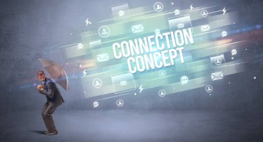 CONNECTION CONCEPT yazıtlarından şemsiye ile yakışıklı iş adamı savunması, yeni çağ medya kavramı