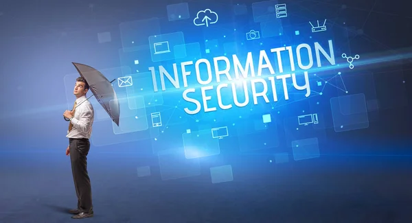 Empresario Defensor Con Paraguas Ciberataque Inscripción Información Seguridad Concepto Seguridad — Foto de Stock