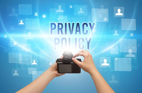 Närbild Handhållen Kamera Med Privacy Policy Inskription Videoövervakning Koncept — Stockfoto