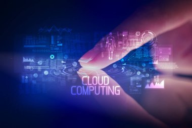 Web teknolojisi simgeleri ve Cloud Computing yazıtile parmak dokunma tablet