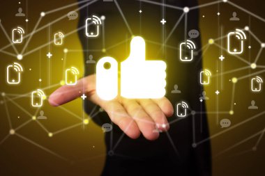 Ellerindeki simge gibi el işi, sosyal ağ konsepti.