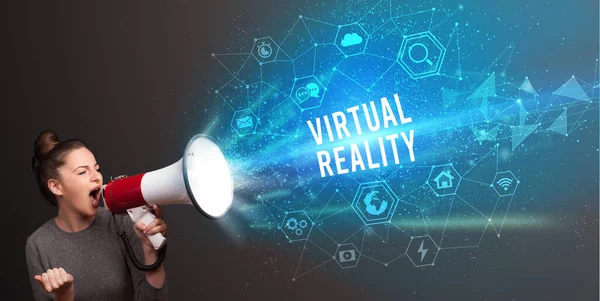 Junge Frau Schreit Megafon Mit Virtual Reality Inschrift Modernes Technologie — Stockfoto