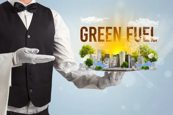 Camarero Sirviendo Eco Ciudad Con Inscripción Green Fuel Concepto Energía — Foto de Stock