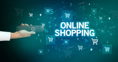Online alışveriş yazıtları ve online alışveriş konseptiyle el ele tutuşmak