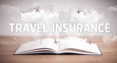 Seyahat sigortası, tatil konsepti içeren kitabı aç