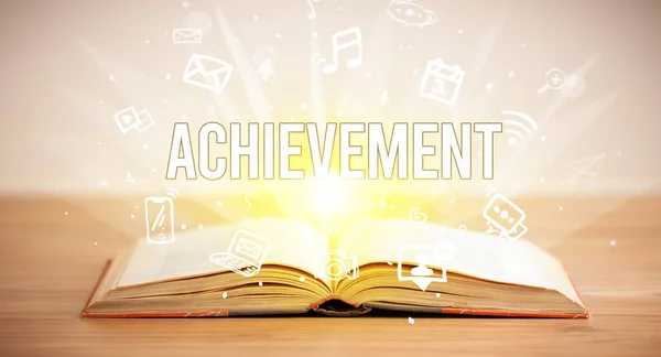 Achievement Yazıtlı Bir Kitap Konsepti — Stok fotoğraf