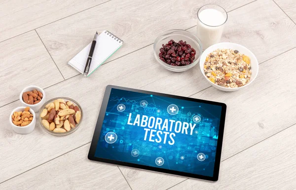 Testes Laboratórios Conceito Tablet Com Alimentos Saudáveis Redor Vista Superior — Fotografia de Stock