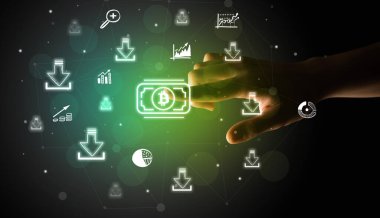 Ekranda el çizimi bitcoin para simgeleri ile multimedya arayüzüne dokunmak fütüristik konsept simgeleri
