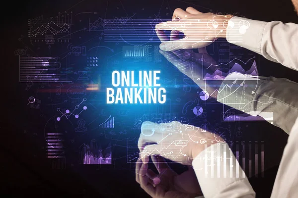 Biznesmen Dotykający Ogromnego Ekranu Napisem Online Banking Koncepcja Cyberbiznesu — Zdjęcie stockowe