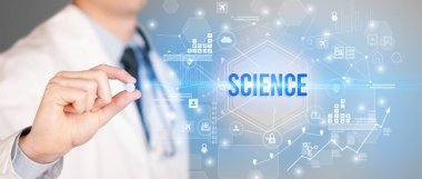 Doktor, yeni teknoloji çözümü kavramının yazılı olduğu bir hap veriyor.